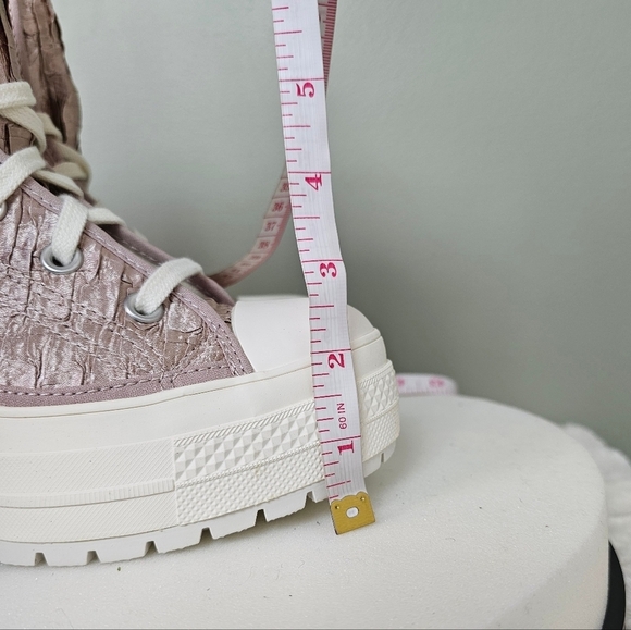 Chuck 70 De Luxe Heel Platform High-Top Chunky Shoe Satin Chaotic Neutral/Egret - Picture 10 of 16